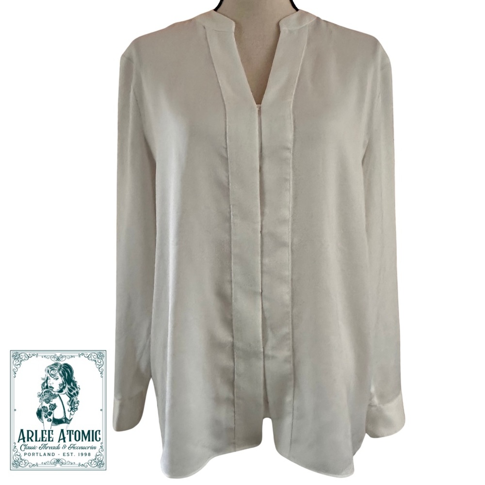 Halston white collarless blouse with hook and eye closure